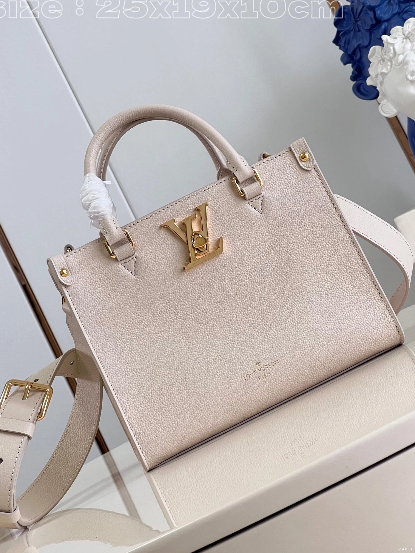 VUITTON Go LOUIS & Lock 0713